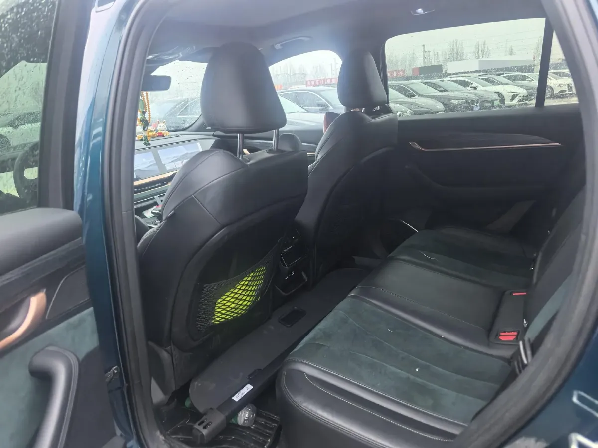 2021 Geely Monjaro 2.0T 238HP L4 8AT,autocango,china used car exporter,china ev exporter,chinese used car exporter,chinese used ev exporter