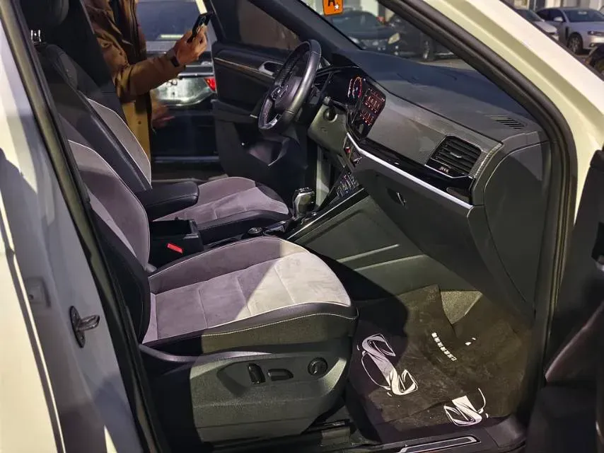 2021 Volkswagen Tayron 2.0T 220HP L4 7DCT,autocango,china used car exporter,china ev exporter,chinese used car exporter,chinese used ev exporter