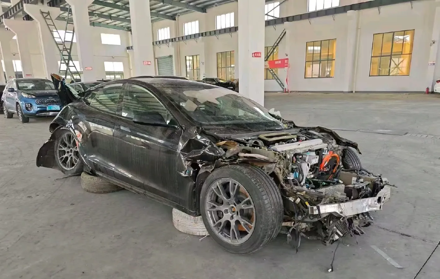 2023 BMW BEV 111.5KWH,autocango,china used car exporter,china ev exporter,chinese used car exporter,chinese used ev exporter