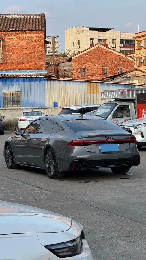 2023 Audi A7 2.0T 265HP L4 7DCT,autocango,china used car exporter,china ev exporter,chinese used car exporter,chinese used ev exporter