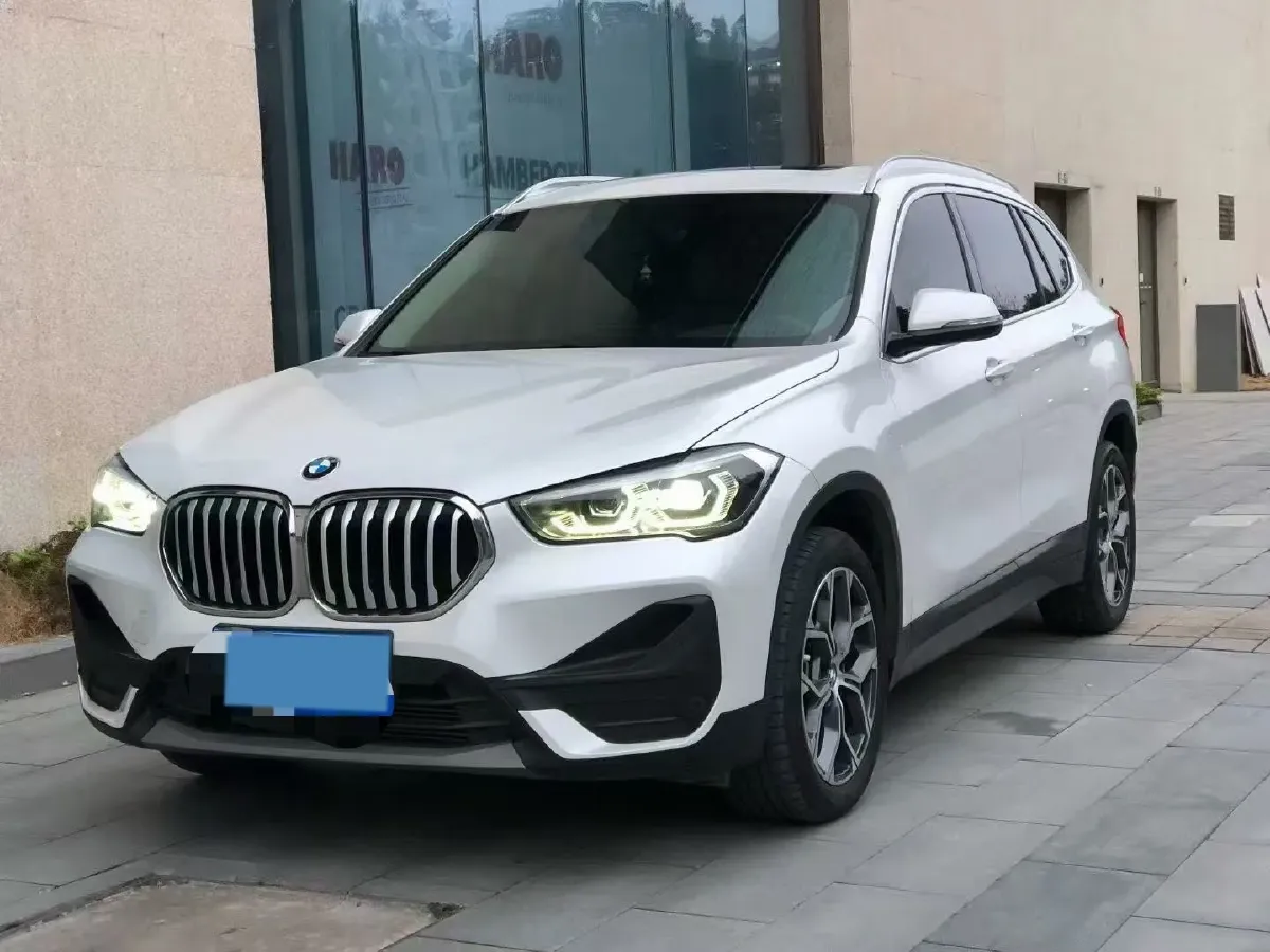 2022 BMW X1 2.0T 192HP L4 7DCT,autocango,china used car exporter,china ev exporter,chinese used car exporter,chinese used ev exporter
