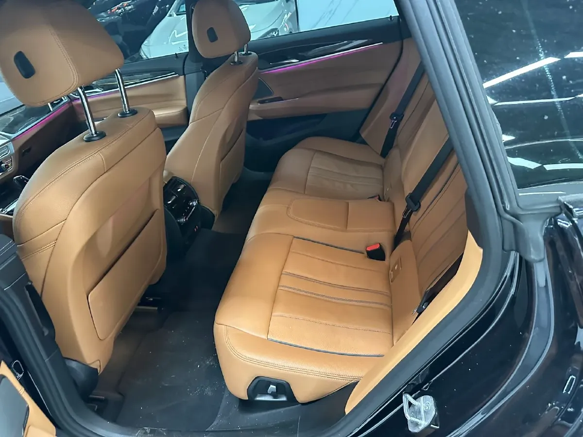 2022 BMW 6 Series GT 2.0T 245HP L4 8AT,autocango,china used car exporter,china ev exporter,chinese used car exporter,chinese used ev exporter