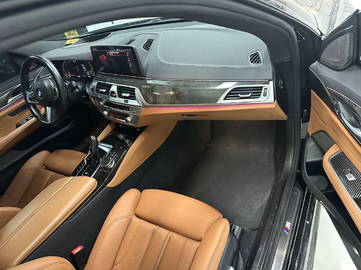 2022 BMW 6 Series GT 2.0T 245HP L4 8AT,autocango,china used car exporter,china ev exporter,chinese used car exporter,chinese used ev exporter