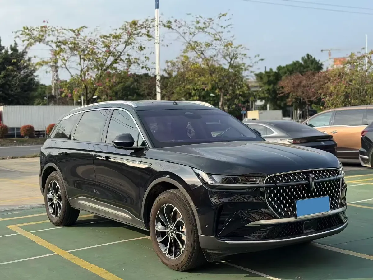 2025 Lincoln Nautilus 2.0T 261HP L4 8AT,autocango,china used car exporter,china ev exporter,chinese used car exporter,chinese used ev exporter