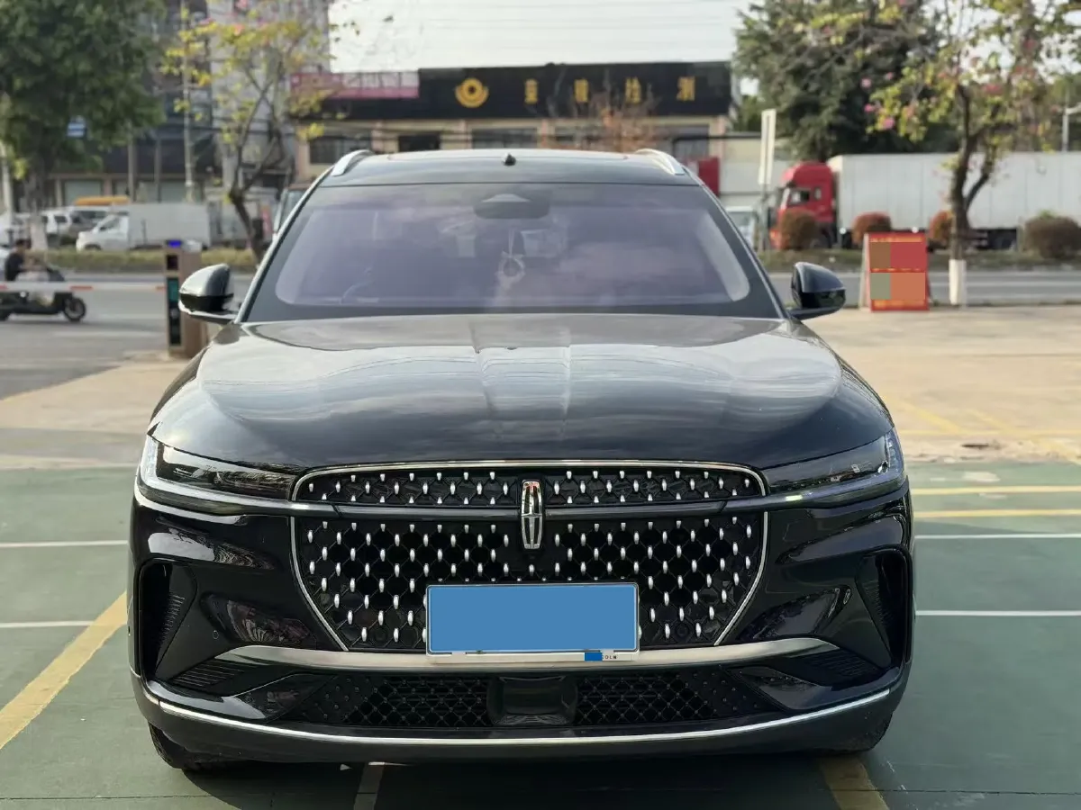 2025 Lincoln Nautilus 2.0T 261HP L4 8AT,autocango,china used car exporter,china ev exporter,chinese used car exporter,chinese used ev exporter