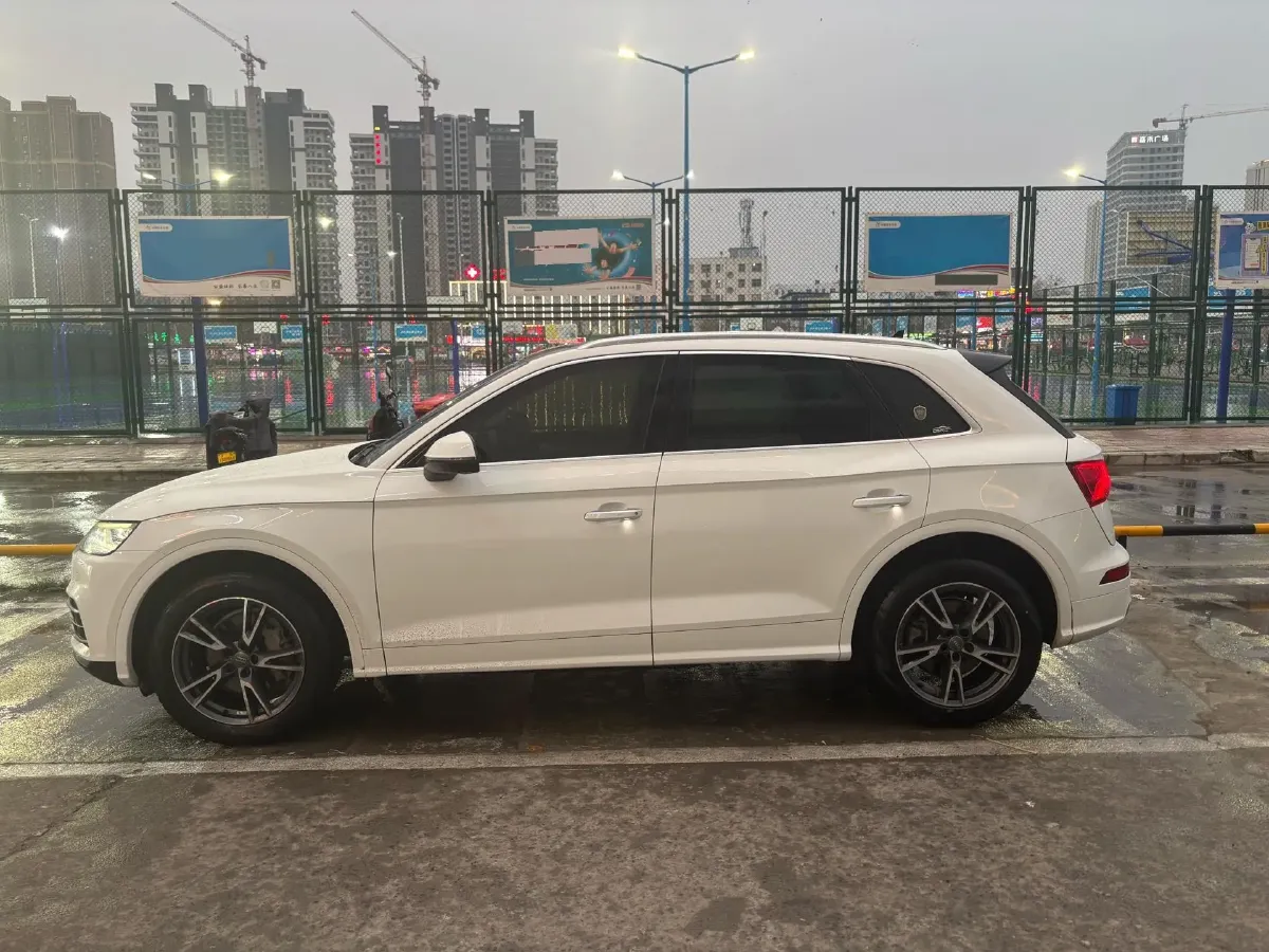 2018 Audi Q5L 2.0T 190HP L4 7DCT,autocango,china used car exporter,china ev exporter,chinese used car exporter,chinese used ev exporter