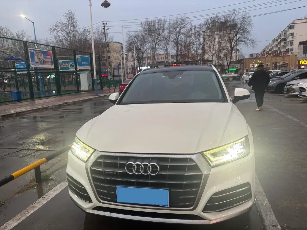 2018 Audi Q5L 2.0T 190HP L4 7DCT,autocango,china used car exporter,china ev exporter,chinese used car exporter,chinese used ev exporter