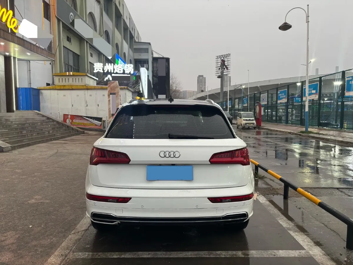 2018 Audi Q5L 2.0T 190HP L4 7DCT,autocango,china used car exporter,china ev exporter,chinese used car exporter,chinese used ev exporter