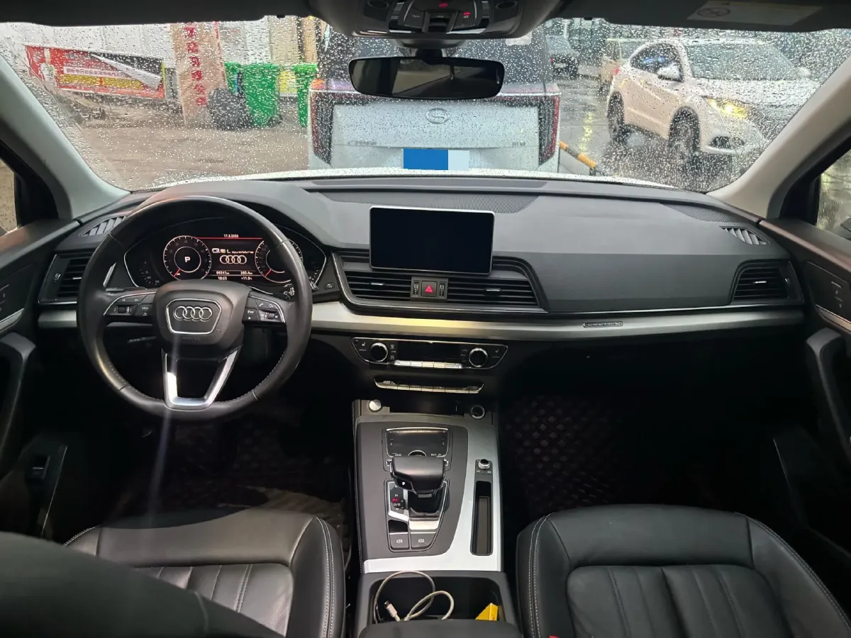 2018 Audi Q5L 2.0T 190HP L4 7DCT,autocango,china used car exporter,china ev exporter,chinese used car exporter,chinese used ev exporter