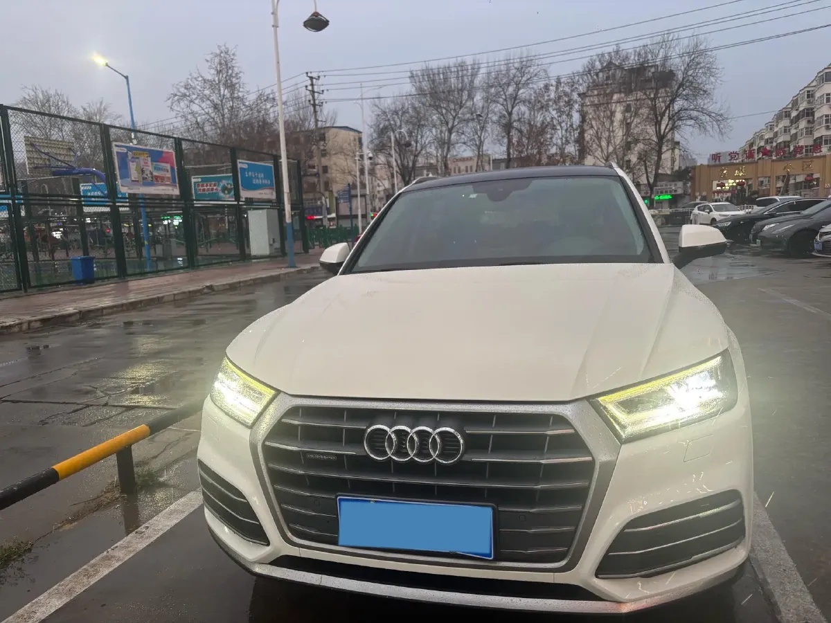 2018 Audi Q5L 2.0T 190HP L4 7DCT,autocango,china used car exporter,china ev exporter,chinese used car exporter,chinese used ev exporter