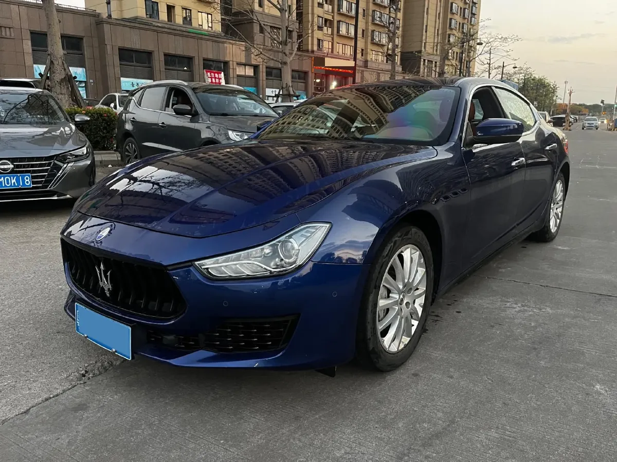 2021 Maserati Ghibli 2.0T 330HP L4 8AT,autocango,china used car exporter,china ev exporter,chinese used car exporter,chinese used ev exporter