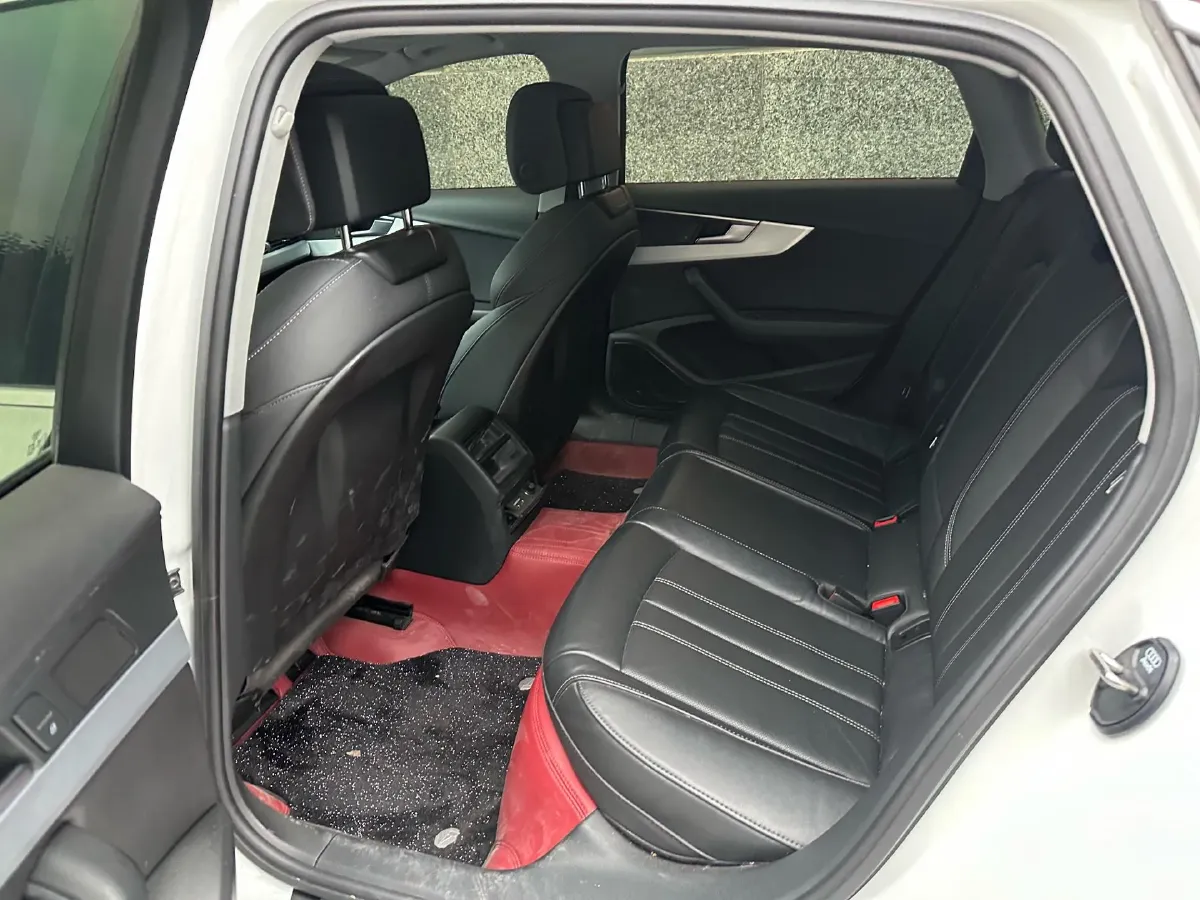 2022 Audi A4L 2.0T 150HP L4 7DCT,autocango,china used car exporter,china ev exporter,chinese used car exporter,chinese used ev exporter