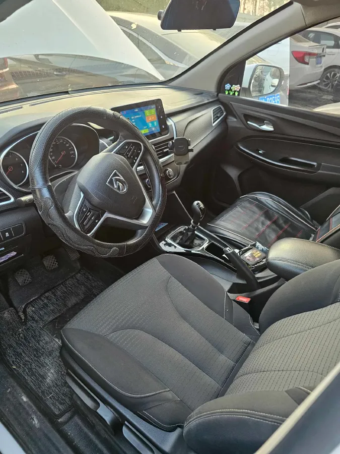 2019 BaoJun 730 1.5L 105HP L4 6MT,autocango,china used car exporter,china ev exporter,chinese used car exporter,chinese used ev exporter