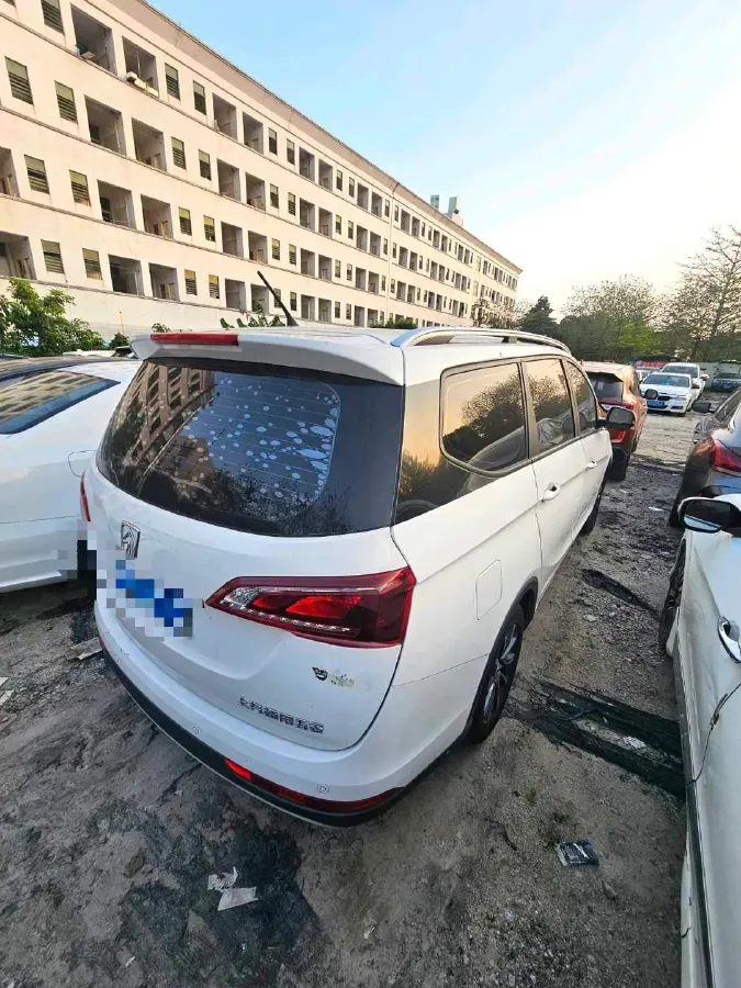 2019 BaoJun 730 1.5L 105HP L4 6MT,autocango,china used car exporter,china ev exporter,chinese used car exporter,chinese used ev exporter