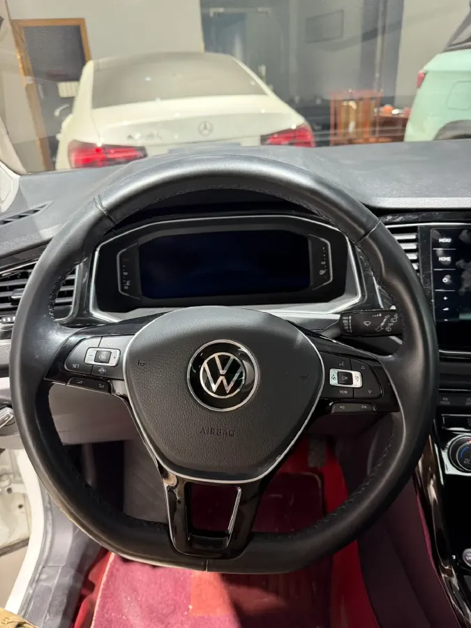 2022 Volkswagen T-Roc 1.4T 150HP L4 7DCT,autocango,china used car exporter,china ev exporter,chinese used car exporter,chinese used ev exporter