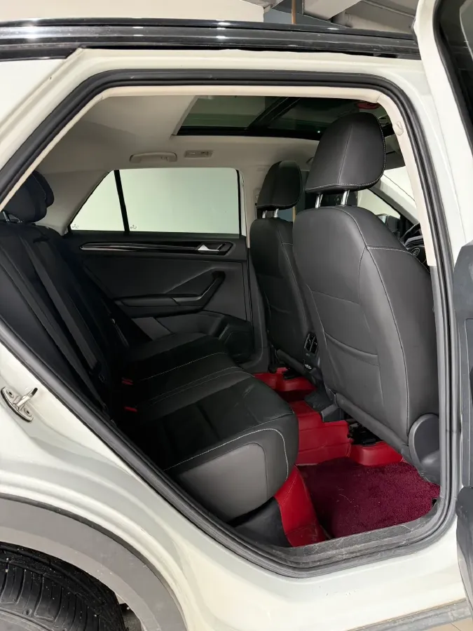2022 Volkswagen T-Roc 1.4T 150HP L4 7DCT,autocango,china used car exporter,china ev exporter,chinese used car exporter,chinese used ev exporter