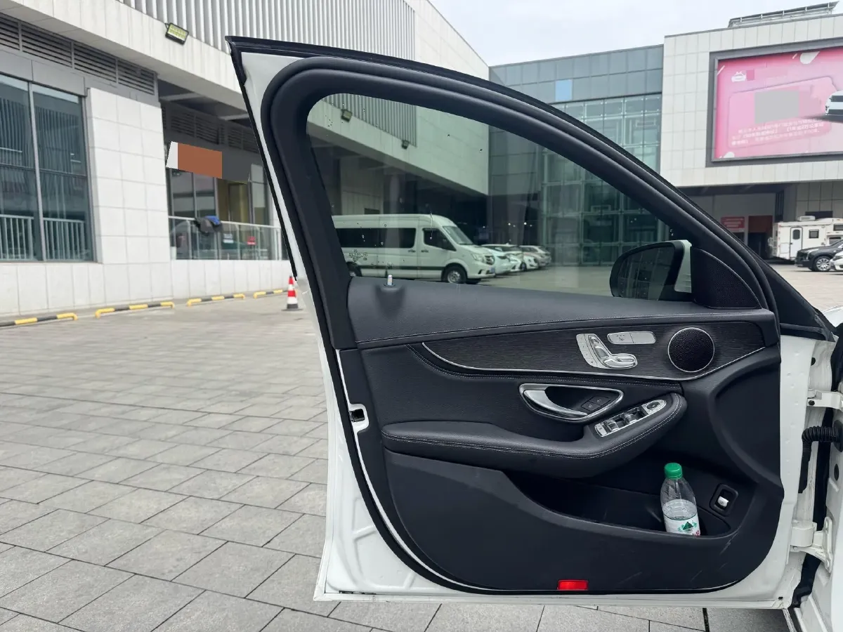 2020 Mercedes-Benz C Class 1.5T 156HP L4 9AT,autocango,china used car exporter,china ev exporter,chinese used car exporter,chinese used ev exporter