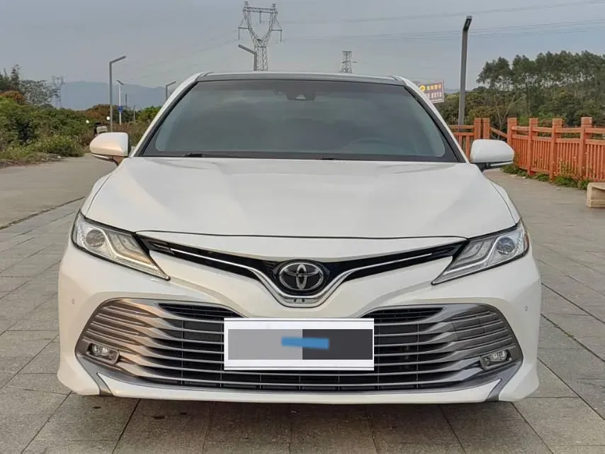 2019 Toyota Camry 2.5L 209HP L4 8AT,autocango,china used car exporter,china ev exporter,chinese used car exporter,chinese used ev exporter