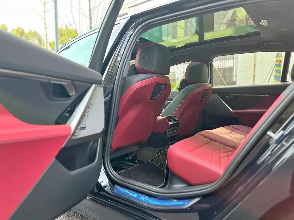 2026 BMW 5 Series 2.0T 258HP L4 8AT,autocango,china used car exporter,china ev exporter,chinese used car exporter,chinese used ev exporter