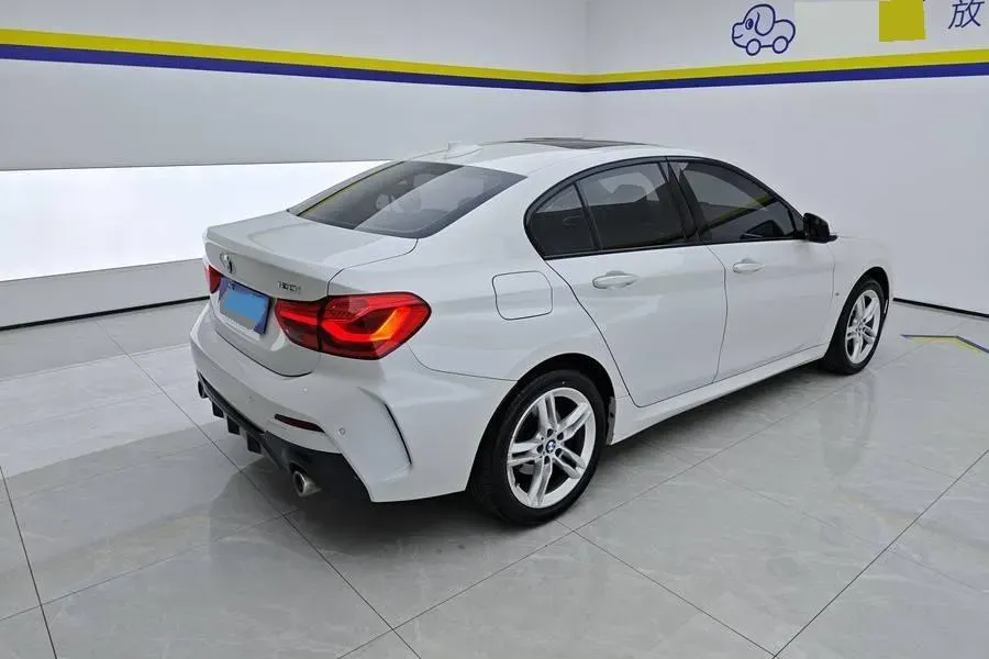 2020 BMW 1 Series 1.5T 140HP L3 7DCT,autocango,china used car exporter,china ev exporter,chinese used car exporter,chinese used ev exporter