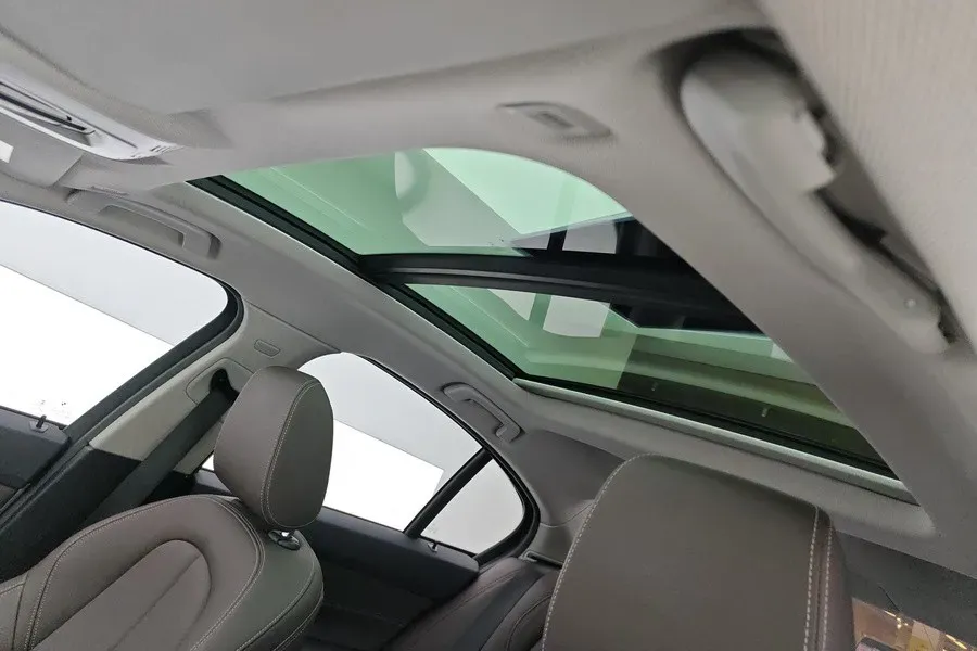 2020 BMW 1 Series 1.5T 140HP L3 7DCT,autocango,china used car exporter,china ev exporter,chinese used car exporter,chinese used ev exporter