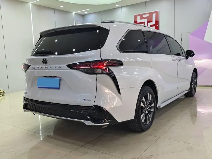 2024 Toyota Granvia 2.5L 189HP L4 E-CVT Hybrid,autocango,china used car exporter,china ev exporter,chinese used car exporter,chinese used ev exporter