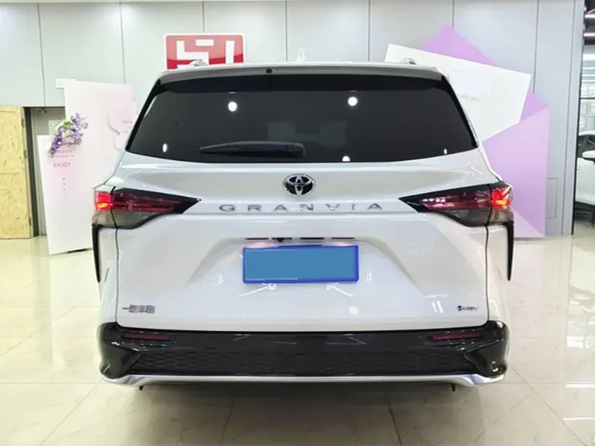 2024 Toyota Granvia 2.5L 189HP L4 E-CVT Hybrid,autocango,china used car exporter,china ev exporter,chinese used car exporter,chinese used ev exporter