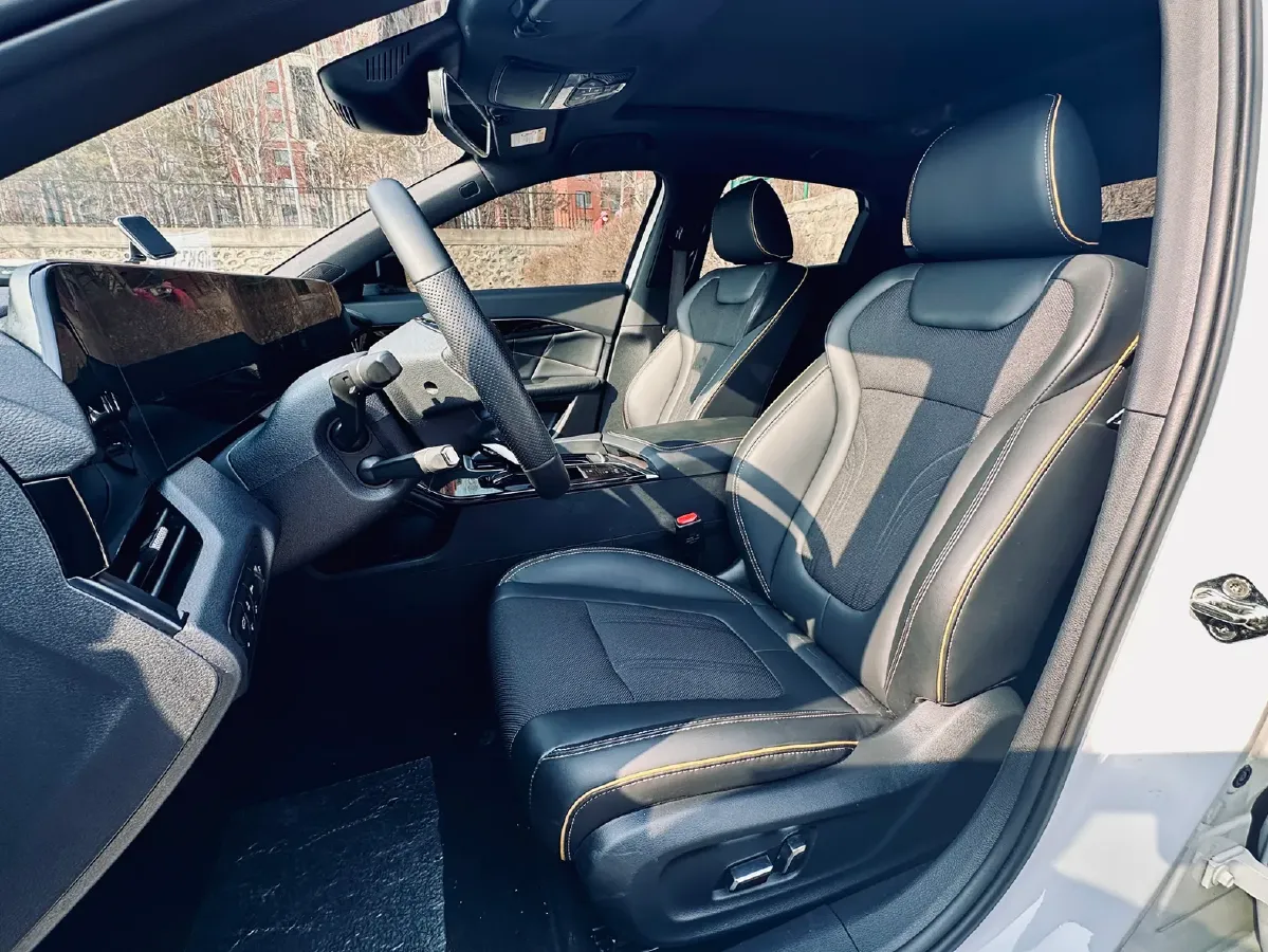 2022 Bestune B70S 1.5T 169HP L4 7DCT,autocango,china used car exporter,china ev exporter,chinese used car exporter,chinese used ev exporter