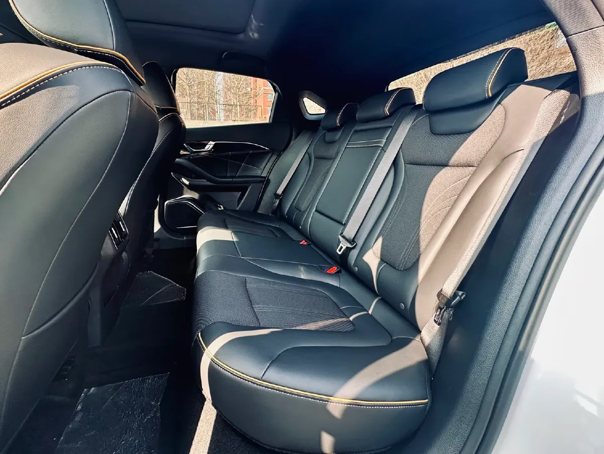 2022 Bestune B70S 1.5T 169HP L4 7DCT,autocango,china used car exporter,china ev exporter,chinese used car exporter,chinese used ev exporter