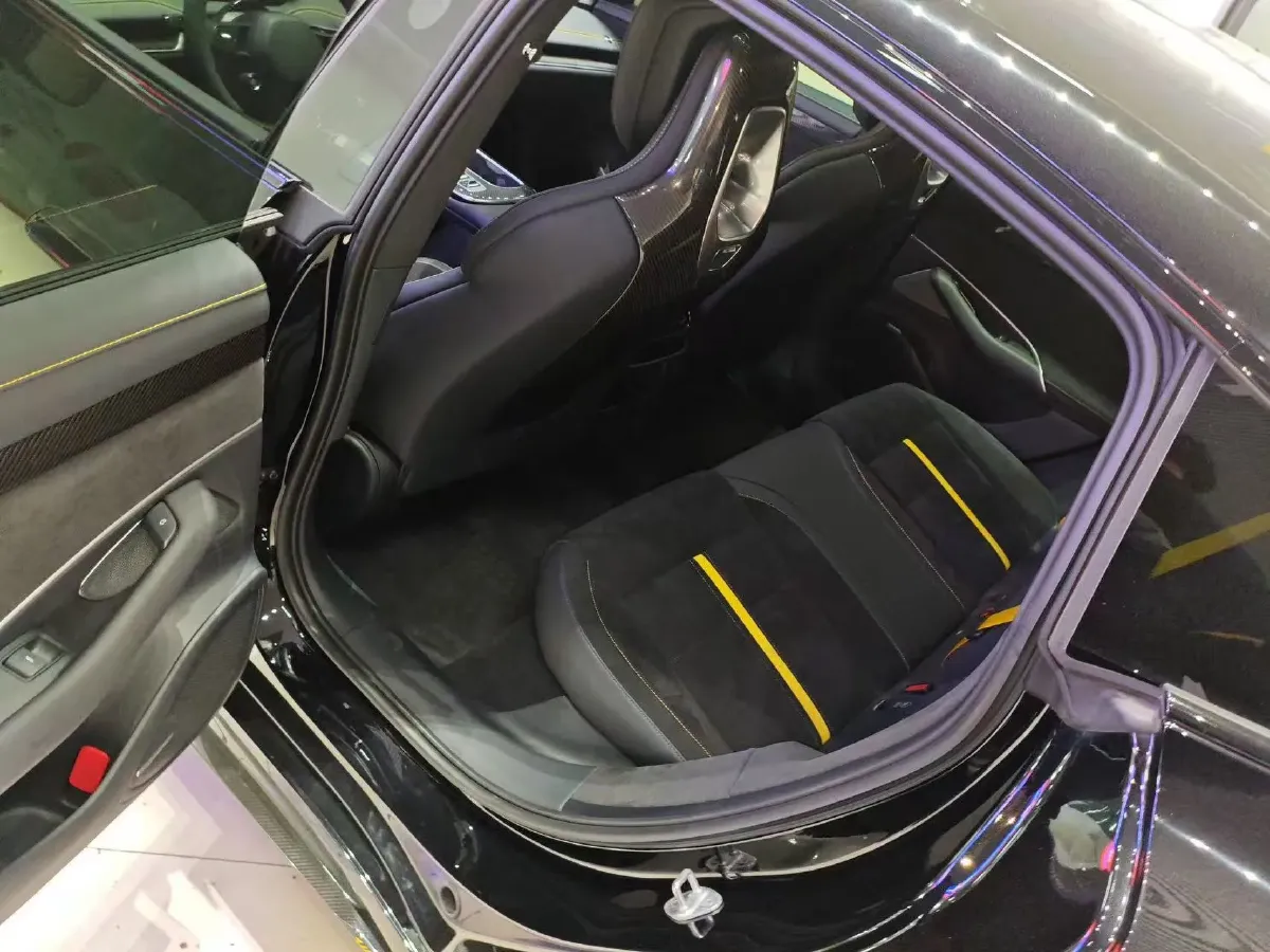 2025 MI SU7 Ultra BEV 93.7KWH,autocango,china used car exporter,china ev exporter,chinese used car exporter,chinese used ev exporter