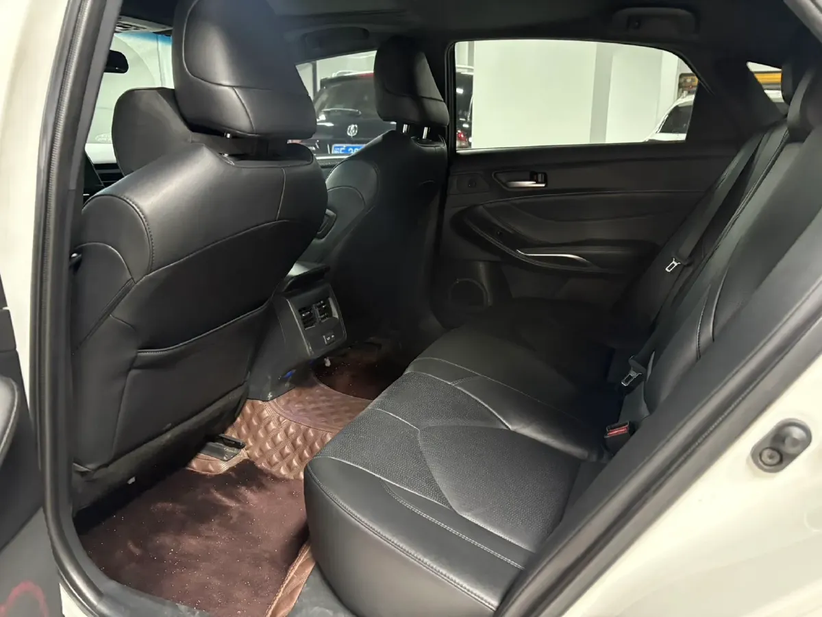 2022 Toyota Avalon 2.5L 209HP L4 8AT,autocango,china used car exporter,china ev exporter,chinese used car exporter,chinese used ev exporter