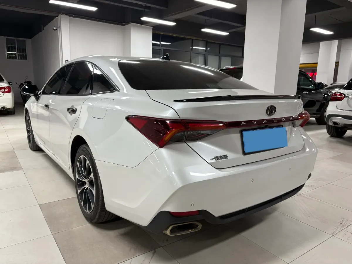 2022 Toyota Avalon 2.5L 209HP L4 8AT,autocango,china used car exporter,china ev exporter,chinese used car exporter,chinese used ev exporter