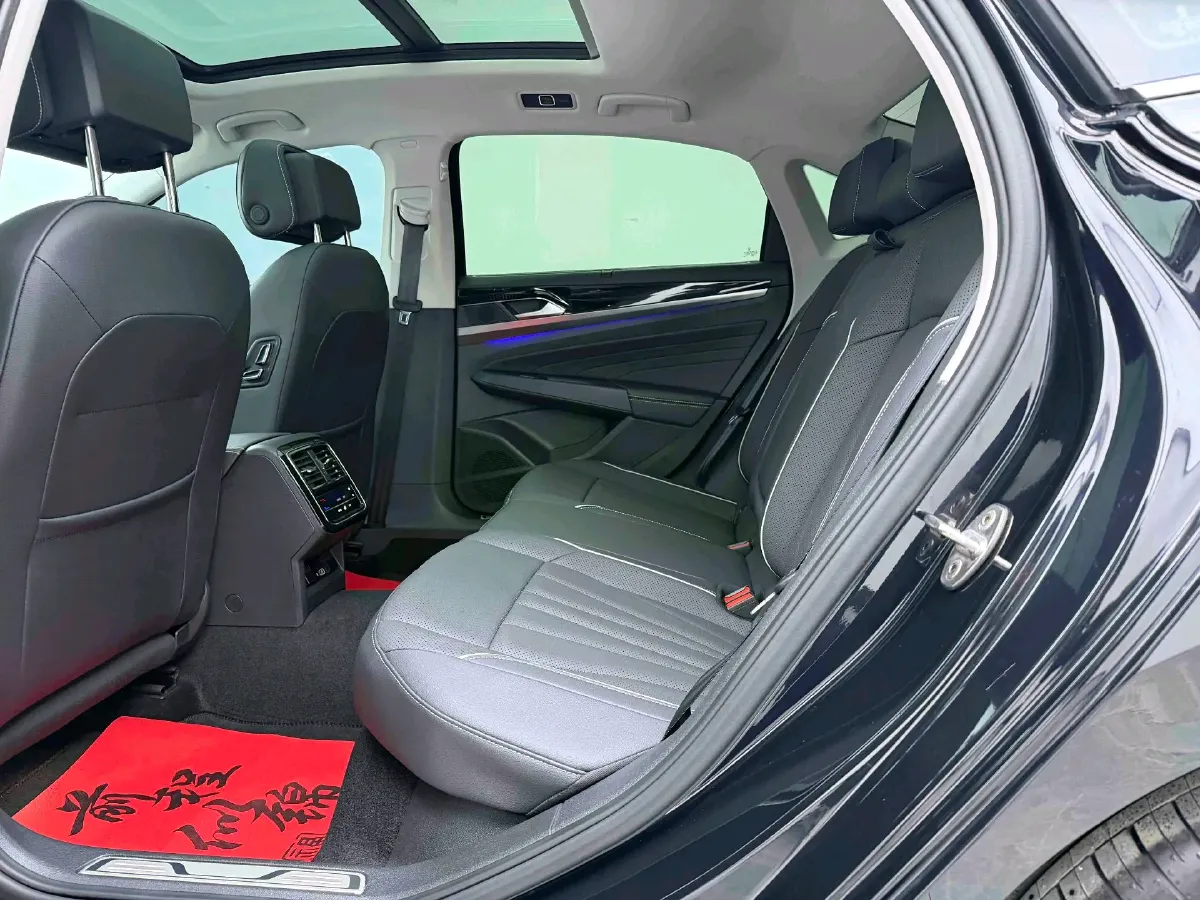 2024 Volkswagen Passat 2.0T 220HP L4 7DCT,autocango,china used car exporter,china ev exporter,chinese used car exporter,chinese used ev exporter