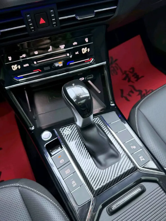 2024 Volkswagen Passat 2.0T 220HP L4 7DCT,autocango,china used car exporter,china ev exporter,chinese used car exporter,chinese used ev exporter