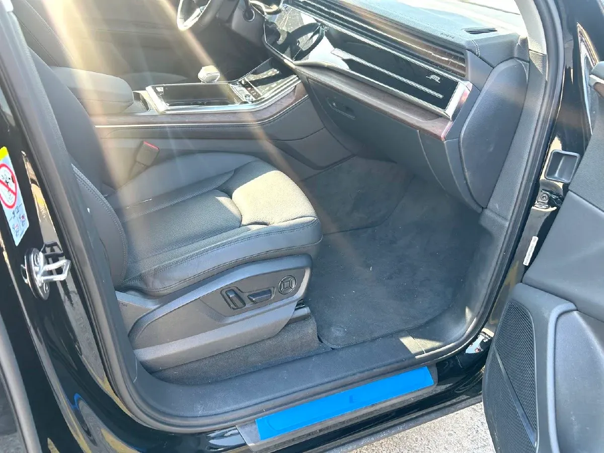 2025 Audi Q7 3.0T 340HP V6 8AT,autocango,china used car exporter,china ev exporter,chinese used car exporter,chinese used ev exporter