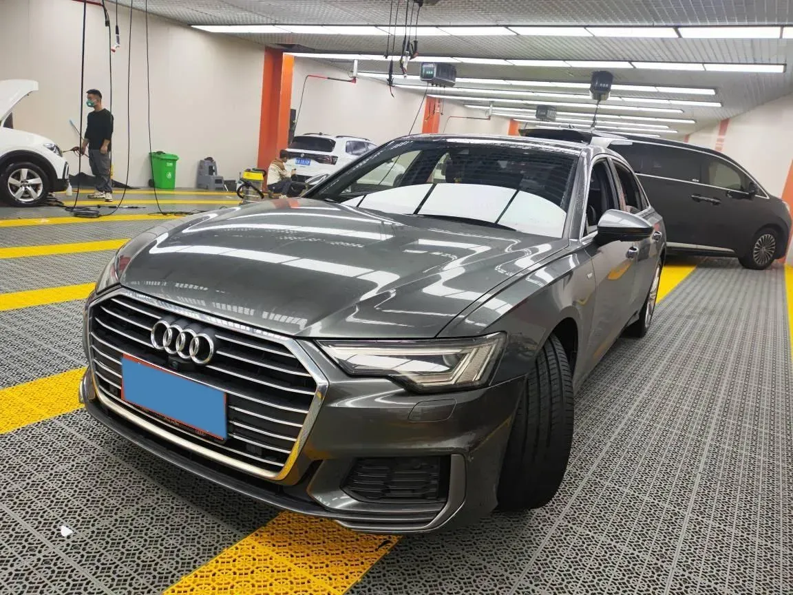 2021 Audi A6L 2.0T 190HP L4 7DCT,autocango,china used car exporter,china ev exporter,chinese used car exporter,chinese used ev exporter