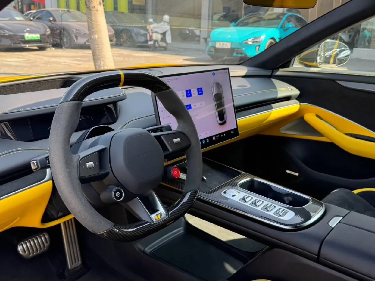 2025 MI SU7 Ultra BEV 93.7KWH,autocango,china used car exporter,china ev exporter,chinese used car exporter,chinese used ev exporter