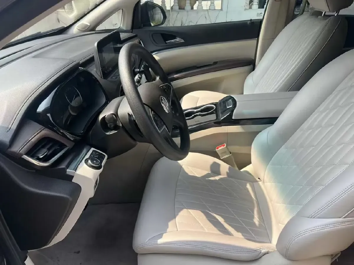 2023 Buick GL8 2.0T 237HP L4 9AT,autocango,china used car exporter,china ev exporter,chinese used car exporter,chinese used ev exporter