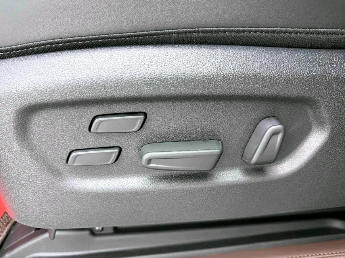 2024 Hyundai Custo 2.0T 236HP L4 8AT,autocango,china used car exporter,china ev exporter,chinese used car exporter,chinese used ev exporter