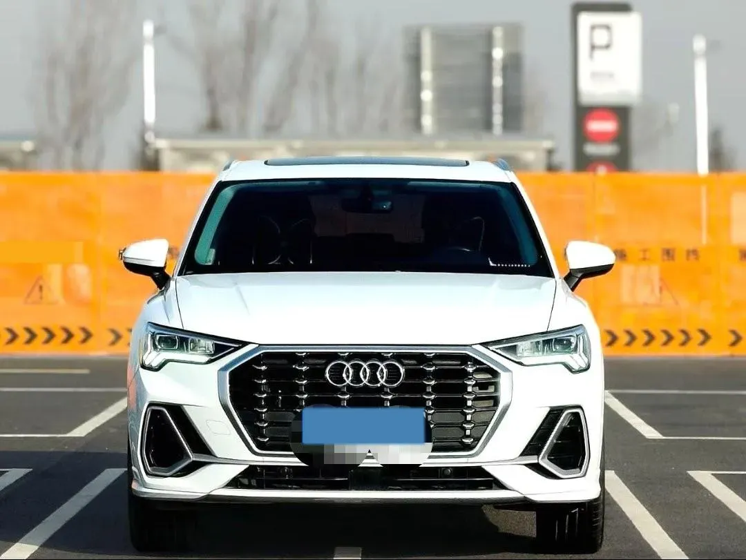 2022 Audi Q3 1.4T 150HP L4 7DCT,autocango,china used car exporter,china ev exporter,chinese used car exporter,chinese used ev exporter