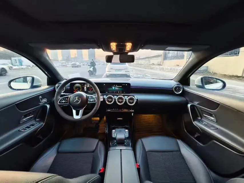 2022 Mercedes-Benz A Class 1.3T 163HP L4 7DCT,autocango,china used car exporter,china ev exporter,chinese used car exporter,chinese used ev exporter