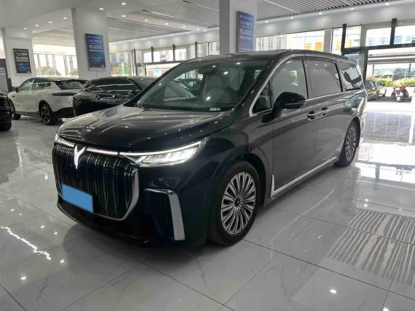 2022 Voyah Dream BEV 108.7KWH,autocango,china used car exporter,china ev exporter,chinese used car exporter,chinese used ev exporter
