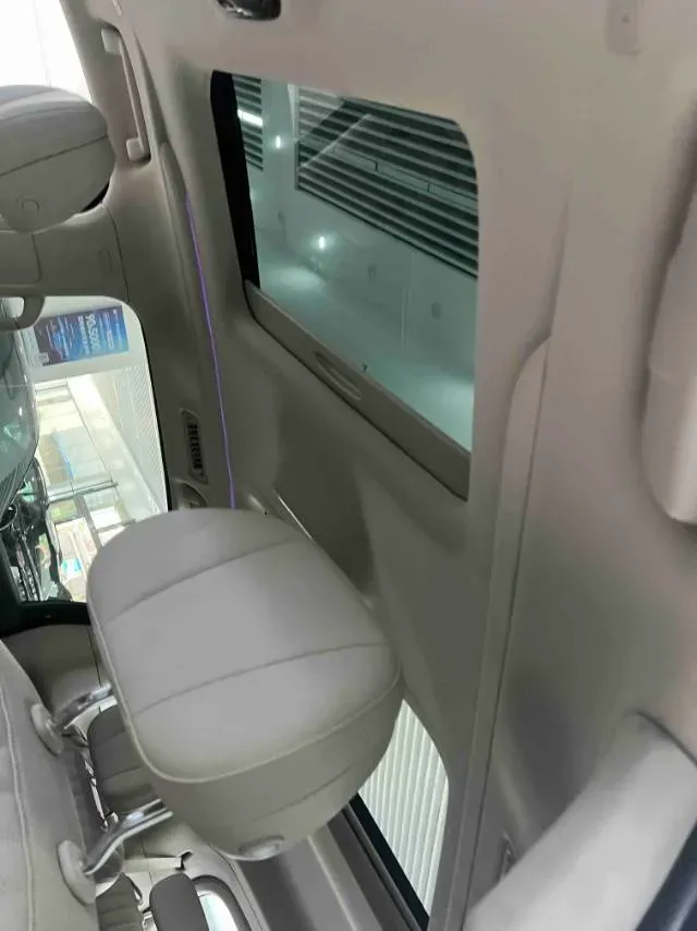 2022 Voyah Dream BEV 108.7KWH,autocango,china used car exporter,china ev exporter,chinese used car exporter,chinese used ev exporter