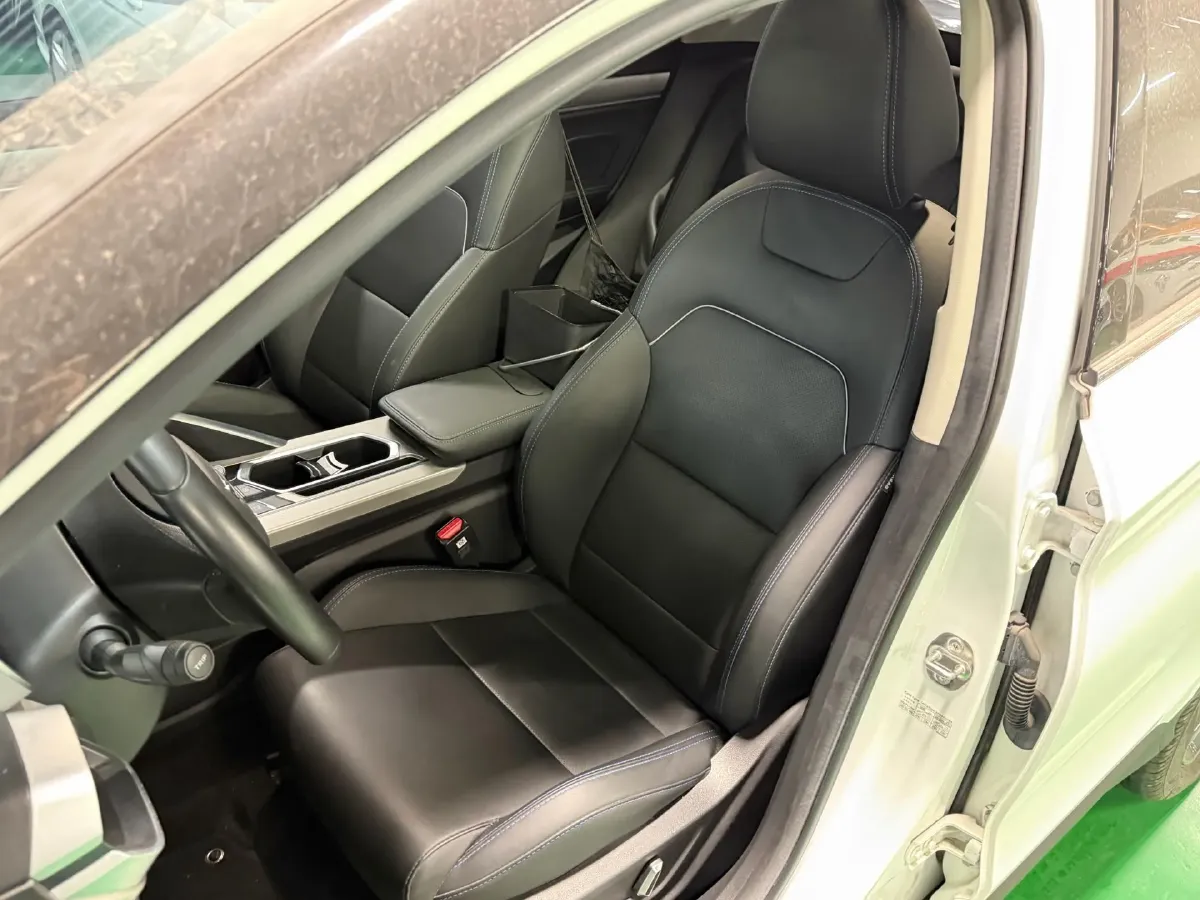 2020 Geely Emgrand GT 1.5T 180HP L3 7DCT,autocango,china used car exporter,china ev exporter,chinese used car exporter,chinese used ev exporter