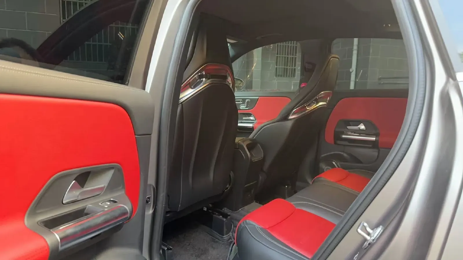 2021 Mercedes-Benz GLA AMG 2.0T 388HP L4 8DCT,autocango,china used car exporter,china ev exporter,chinese used car exporter,chinese used ev exporter