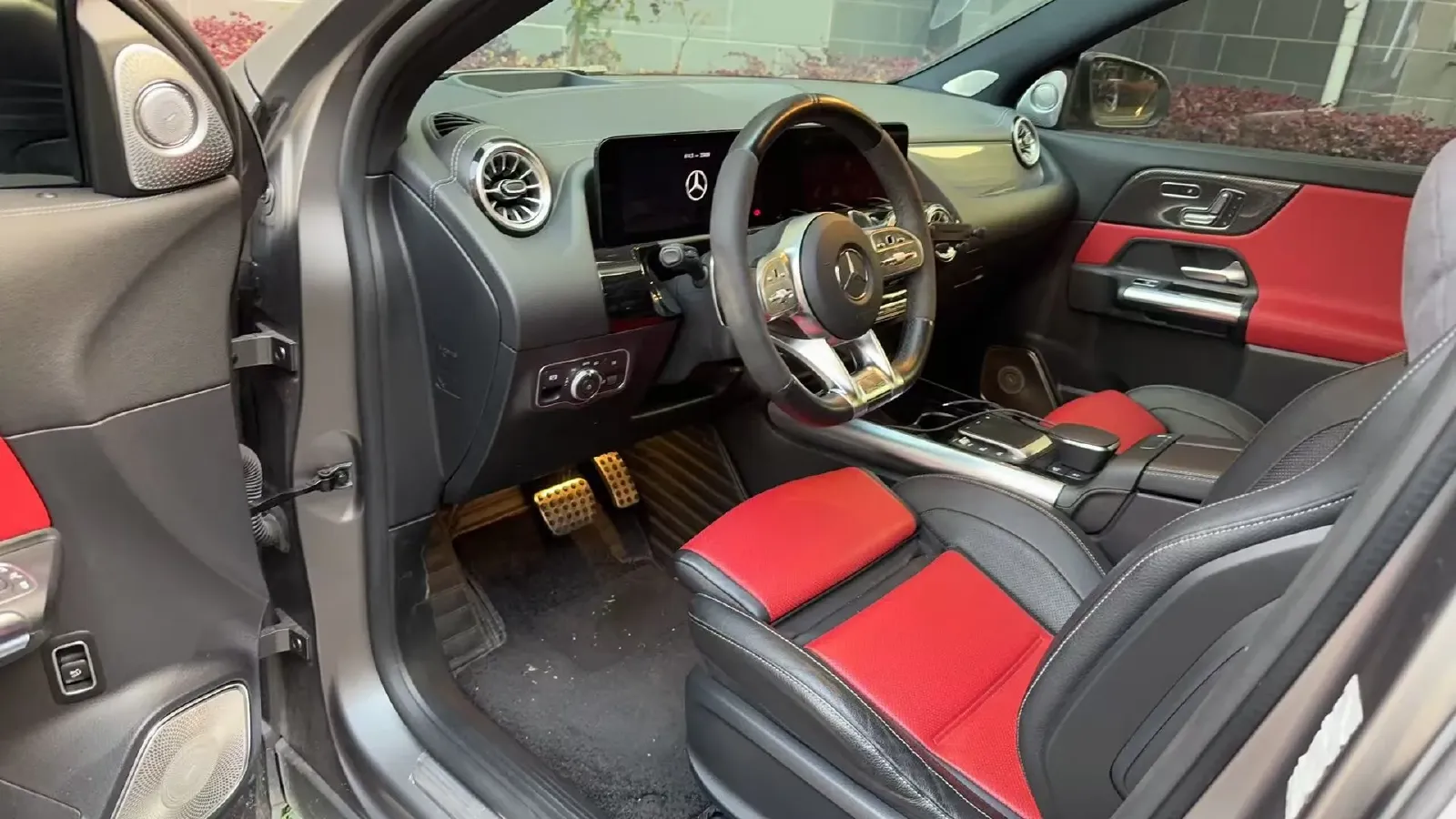 2021 Mercedes-Benz GLA AMG 2.0T 388HP L4 8DCT,autocango,china used car exporter,china ev exporter,chinese used car exporter,chinese used ev exporter