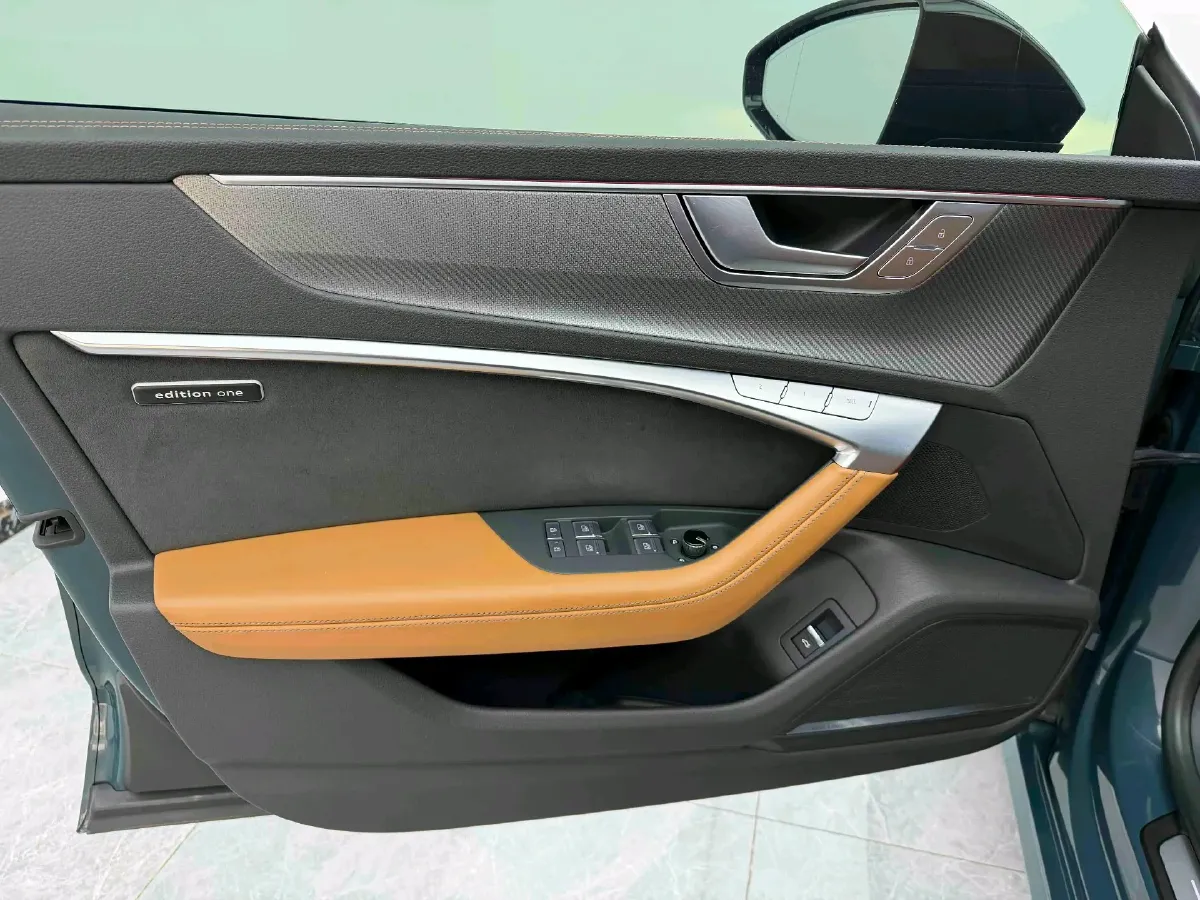 2022 Audi A7L 3.0T 340HP V6 7DCT,autocango,china used car exporter,china ev exporter,chinese used car exporter,chinese used ev exporter