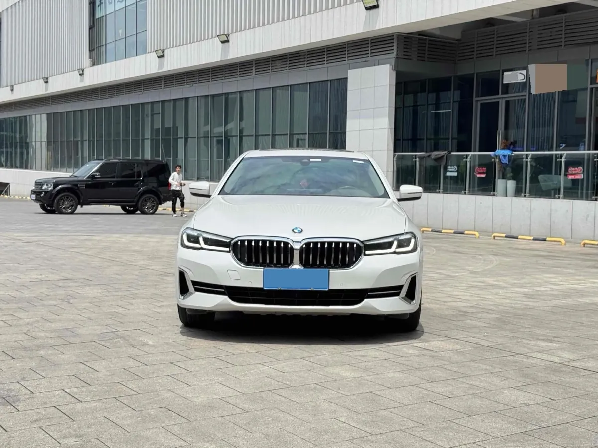 2022 BMW 5 Series 2.0T 184HP L4 8AT,autocango,china used car exporter,china ev exporter,chinese used car exporter,chinese used ev exporter