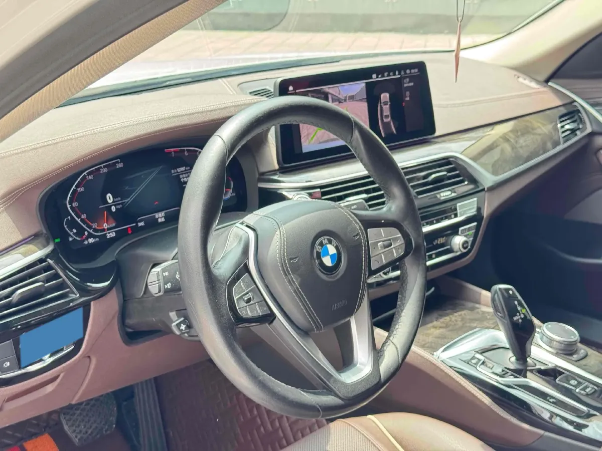 2022 BMW 5 Series 2.0T 184HP L4 8AT,autocango,china used car exporter,china ev exporter,chinese used car exporter,chinese used ev exporter