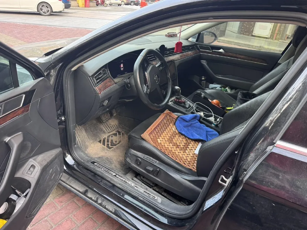 2018 Volkswagen Magotan 1.8T 180HP L4 7DCT,autocango,china used car exporter,china ev exporter,chinese used car exporter,chinese used ev exporter